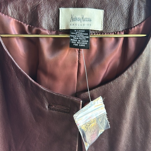 Neiman Marcus 4 button long leather Burgundy wine button two pocket jacket XL - Picture 13 of 17